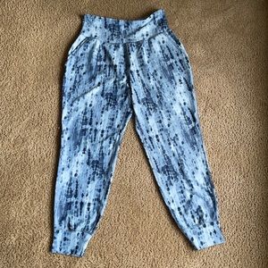 Old Navy High Rise Joggers Size Large
